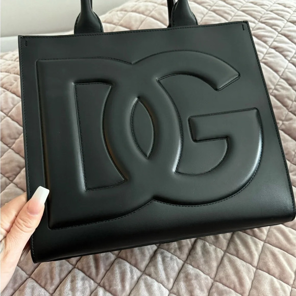 NWTS Medium calfskin DG Daily shopper Retails 
$2,340 bag tote with dust bag - Picture 13 of 16